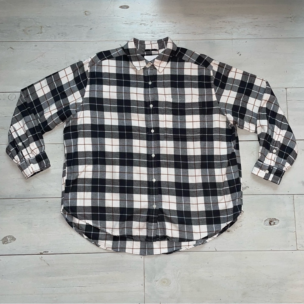 Aerie Women’s Plaid Flannel Shirt Black White Brn Rounded Sides Sz M Cottagecore